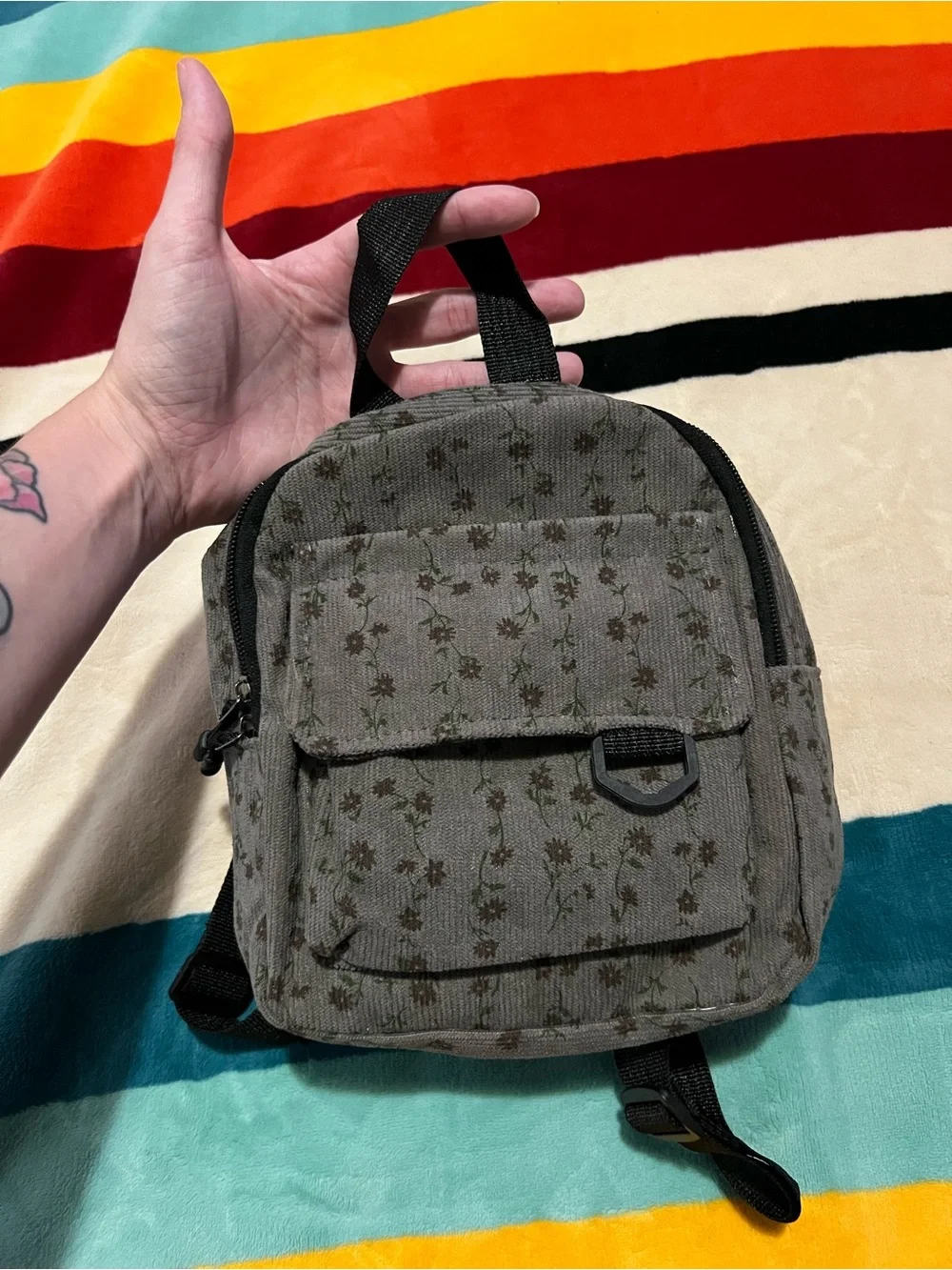 Small Floral Backpack ✨NWOT ✨